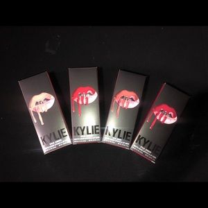 4)Kylie Matte Lip kits